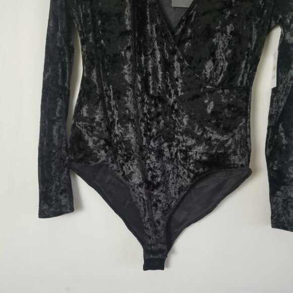 NWT Trouve velvet black V-neck body suit size S (130) - Picture 8 of 10